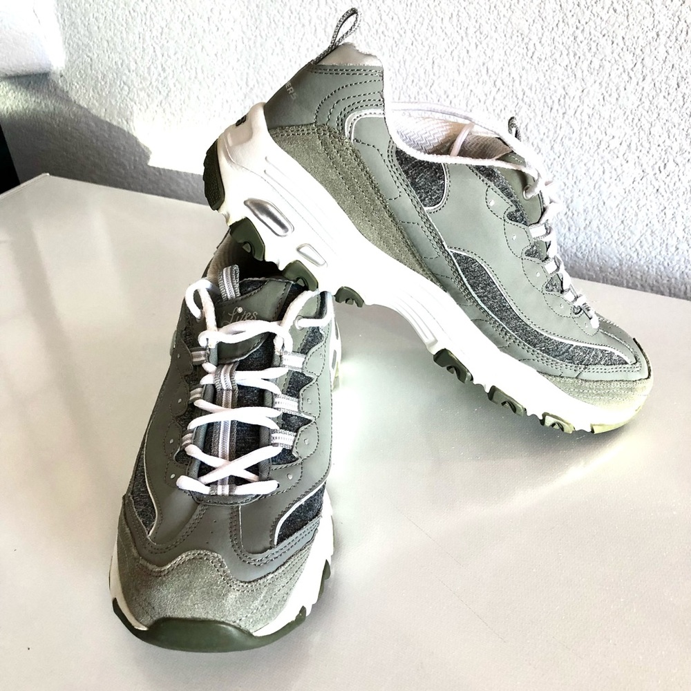 Sketchers D'Lites Me Time, W Sz 11, leather, gems, memory foam, gray/white